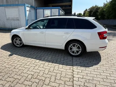 Gebraucht Skoda Octavia Style 116 PS (85 kW) 2020 Weiß Kombi