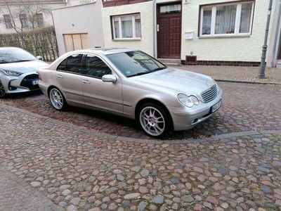 Mercedes 220