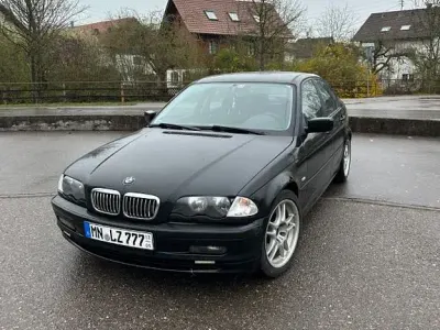 Second-hand BMW 318 118 CP (86 kW) 2001 Negru Berlinǎ
