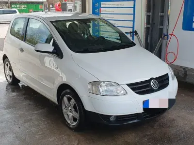 Gebraucht VW Fox Style 60 PS (44 kW) 2011 Weiß Kleinwagen