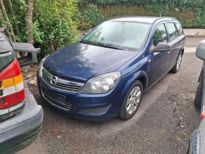 Gebraucht Opel Astra Innovation 110 PS (80 kW) 2010 Blau Kombi