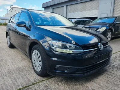 Gebraucht VW Golf VII Trendline 116 PS (85 kW) 2019 Schwarz Kombi
