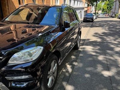Gebraucht Mercedes ML250 204 PS (150 kW) 2011 Schwarz SUV
