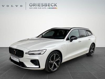 Gebraucht Volvo V60 Plus 455 PS (334 kW) 2023 Crystal white pearl / metallic Kombi