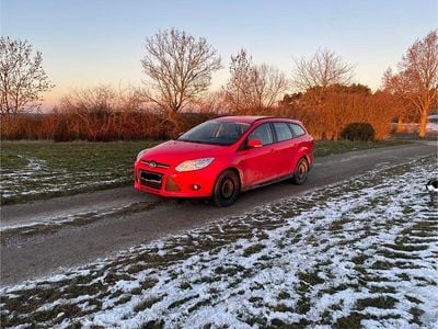 Gebraucht Ford Focus 116 PS (85 kW) 2012 Rot Kombi