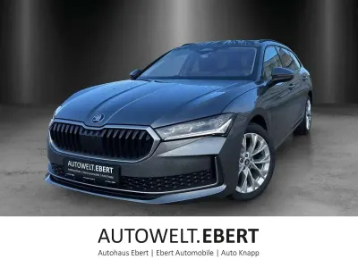 Neu Skoda Superb Selection 150 PS (110 kW) 2025 Grau Kombi