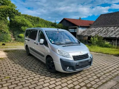 Gebraucht Peugeot TePee 163 PS (119 kW) 2012 Silber Van / Kleinbus