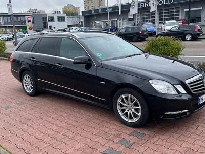 Gebraucht Mercedes E200 Avantgarde 184 PS (135 kW) 2011 Schwarz Kombi
