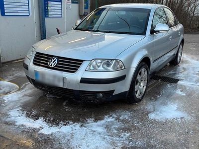 Second-hand VW Passat 116 CP (85 kW) 2004 Argintiu Berlinǎ