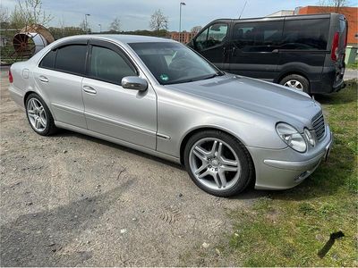 Usata Mercedes 220 150 CV (110 kW) 2004 Grigio Berlina