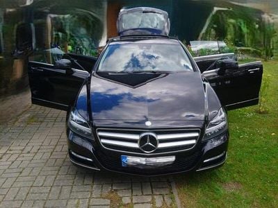 Schwarz Gebraucht 2014 Mercedes CLS350 Shooting Brake Kombi | 15.000 €