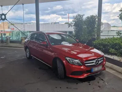 Gebraucht Mercedes C250 204 PS (150 kW) 2015 Rot Kombi