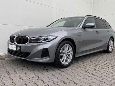 BMW 330e