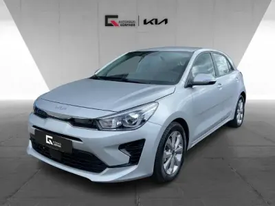 Gebraucht Kia Rio Vision 84 PS (61 kW) 2023 4ss) seidensilber met. (silber Limousine