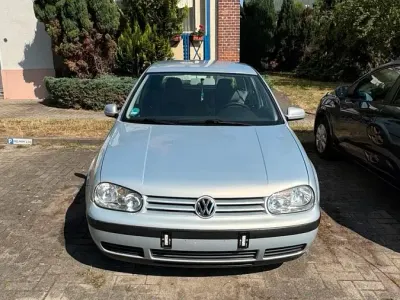 Gebraucht VW Golf IV 105 PS (77 kW) 2000 Silber Kleinwagen