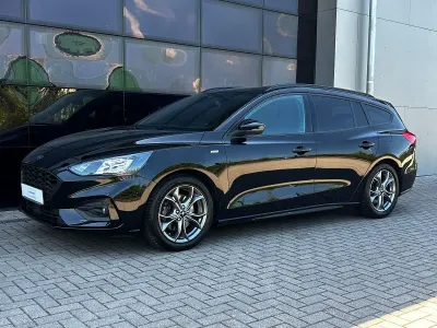 Gebraucht Ford Focus ST-Line 155 PS (114 kW) 2020 Schwarz Kombi