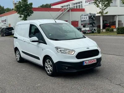 Gebraucht Ford Transit Courier 101 PS (74 kW) 2017 Weiß Van
