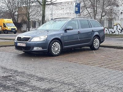 Gebraucht Skoda Octavia Family 152 PS (111 kW) 2012 Grau Kombi