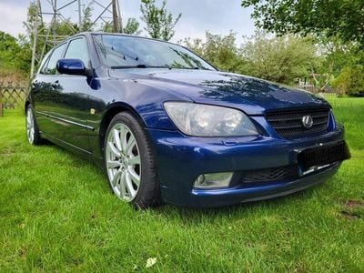 Lexus IS200
