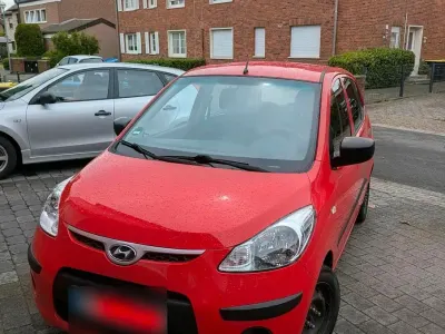 Gebraucht Hyundai i10 Edition+ 67 PS (49 kW) 2011 Rot Kleinwagen