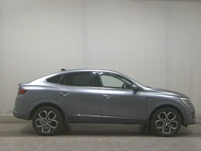 Gebraucht Renault Arkana Intens 145 PS (106 kW) 2022 Grau SUV