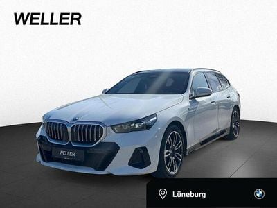 Gebraucht BMW 520 M Sport 197 PS (144 kW) 2024 Alpinweiss iii (weiß) Kombi