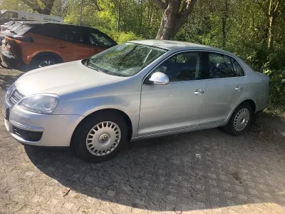 Gebraucht VW Jetta 116 PS (85 kW) 2006 Silber Limousine