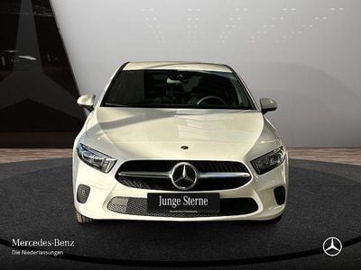 Weiß Gebraucht 2022 Mercedes A180 Style Limousine | 22.890 € (Fairer Preis)