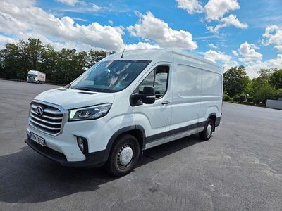 Maxus V90