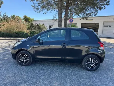 Gebraucht Toyota Yaris Cool 69 PS (50 kW) 2010 Schwarz Kleinwagen