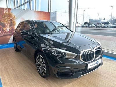 Second-hand BMW 120 Sport Line 178 CP (130 kW) 2023 Negru Hatchback