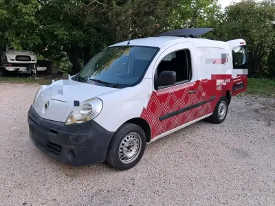 Gebraucht Renault Kangoo 68 PS (50 kW) 2010 Weiß Van / Kleinbus