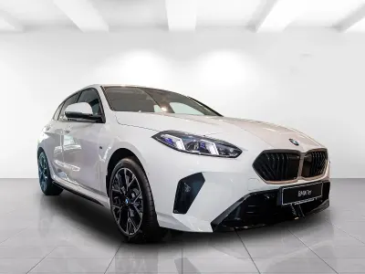 Gebraucht BMW 120 Sport Line 170 PS (125 kW) 2025 Alpinweiss iii Kleinwagen