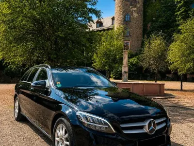 Gebraucht Mercedes C200 160 PS (117 kW) 2019 Schwarz Limousine