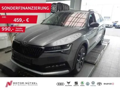 Gebraucht Skoda Superb 200 PS (147 kW) 2023 Graphitegrau metallic Kombi