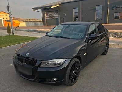Gebraucht BMW 318 143 PS (105 kW) 2010 Schwarz Limousine