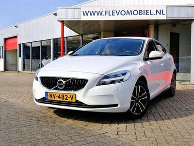 Gebraucht Volvo V40 122 PS (89 kW) 2017 Weiß Limousine