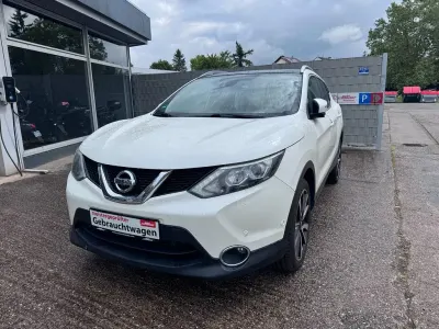 Gebraucht Nissan Qashqai Tekna 131 PS (96 kW) 2016 Weiß SUV