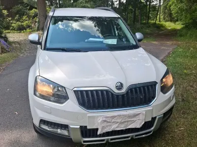 Gebraucht Skoda Yeti Active 110 PS (80 kW) 2014 Weiß SUV