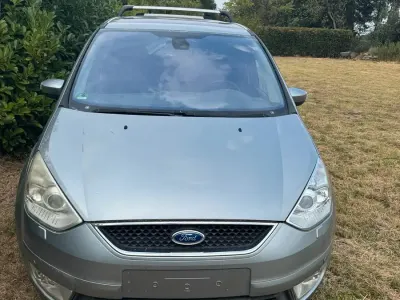 Gebraucht Ford Galaxy 175 PS (128 kW) 2008 Silber Van / Kleinbus