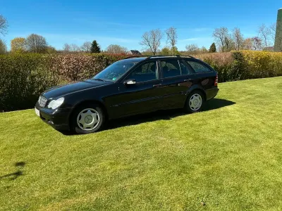 Gebraucht Mercedes 180 Classic 143 PS (105 kW) 2004 Schwarz Limousine