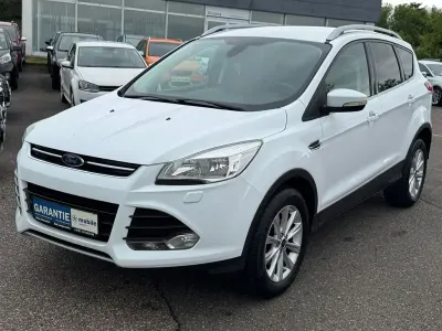 Gebraucht Ford Kuga Titanium 150 PS (110 kW) 2015 Weiß SUV