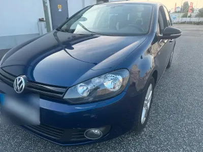 Gebraucht VW Golf VII Match 105 PS (77 kW) 2012 Blau Limousine