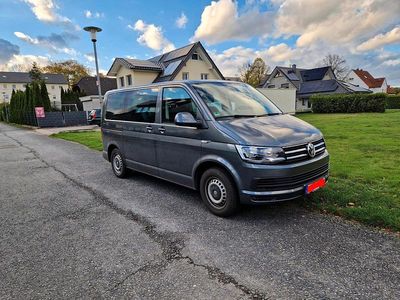 Grau Gebraucht 2018 VW Multivan Comfortline Van | 38.000 € (Fairer Preis)