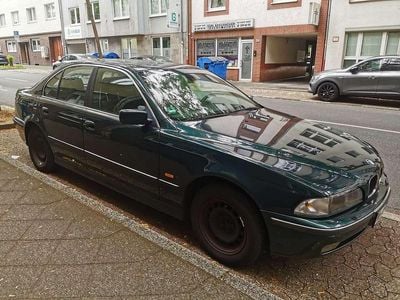 BMW 523