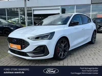 Używany Ford Focus ST 280 KM (205 kW) 2025 Biały Sedan/Limuzyna