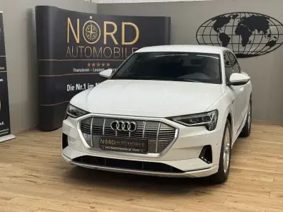 Używany Audi e-tron S-Line 300 kW (408 KM) 2022 Biały SUV