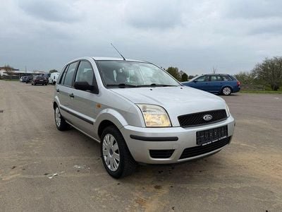 Second-hand Ford Fusion Viva 80 CP (58 kW) 2004 Gri Hatchback
