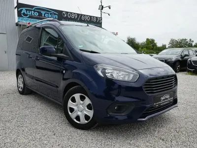 Gebraucht Ford Tourneo Courier Trend 101 PS (74 kW) 2019 Blazerblau Van / Kleinbus