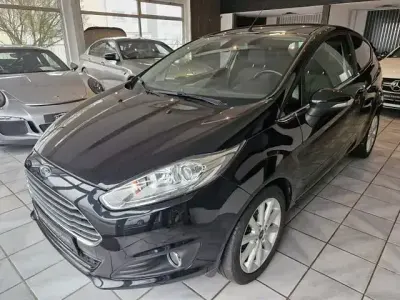 Begagnad Ford Fiesta Titanium 95 HK (69 kW) 2016 Svart Sedan